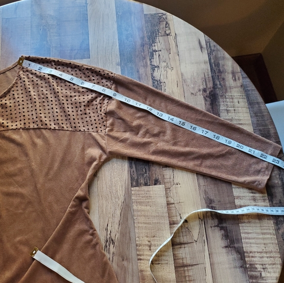 Ny collection tan brown faux suede perforated cutout tunic top fall shirt small - Picture 14 of 15